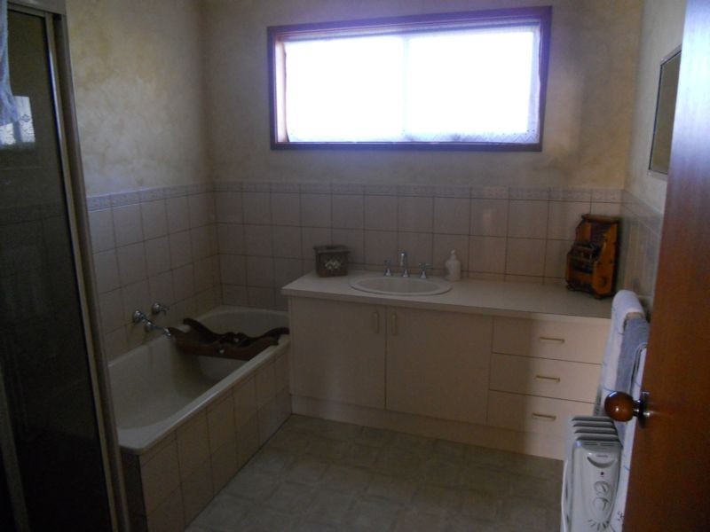 35 Magellan Crescent, Kangaroo Flat VIC 3555