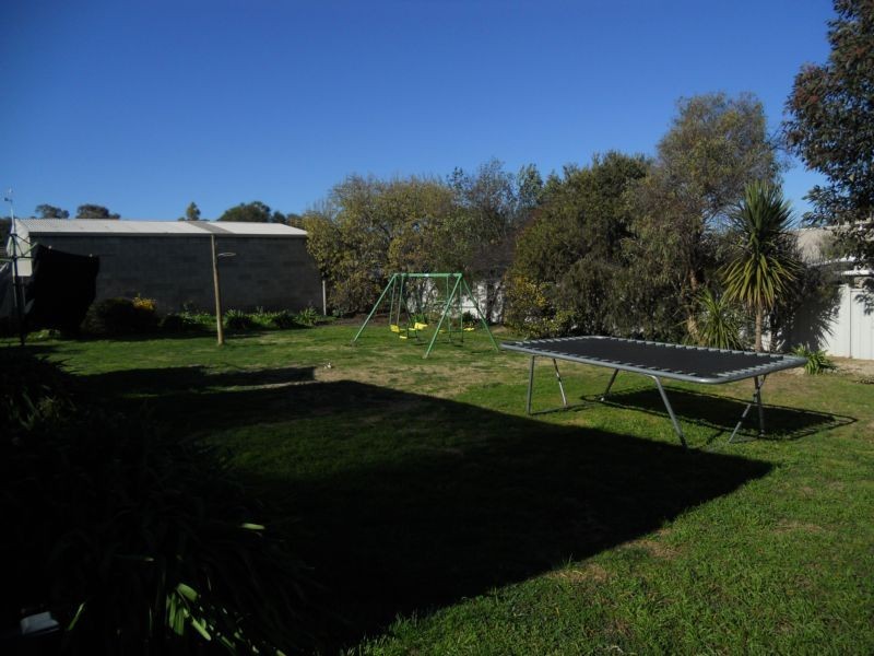 35 Magellan Crescent, Kangaroo Flat VIC 3555