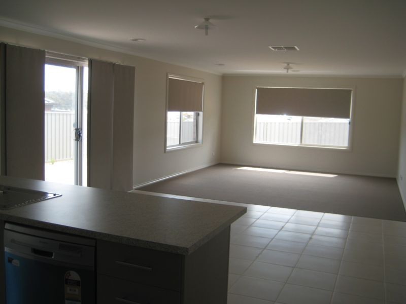 17 Klim Avenue, Kangaroo Flat VIC 3555