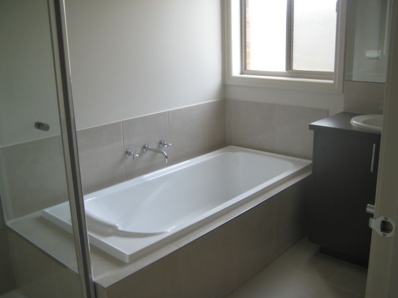 17 Klim Avenue, Kangaroo Flat VIC 3555