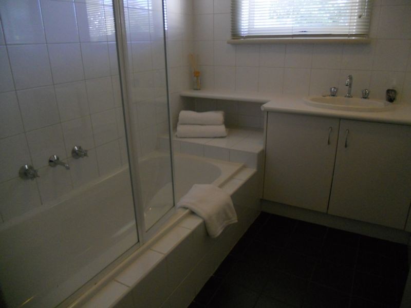 3a Mary Street, Quarry Hill VIC 3550