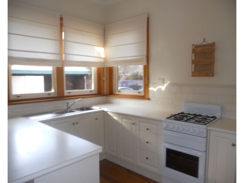 3 Lansell Street, Kangaroo Flat VIC 3555