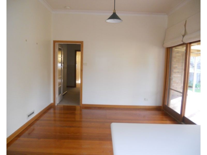 3 Lansell Street, Kangaroo Flat VIC 3555