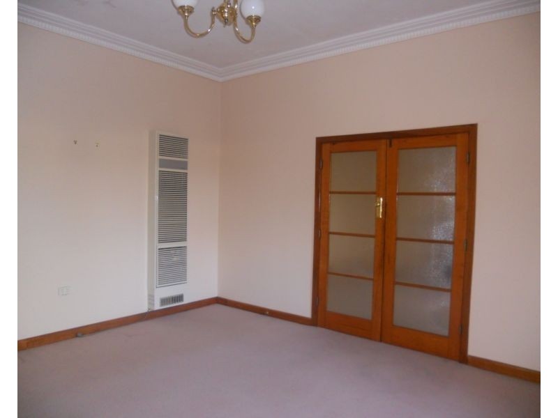 3 Lansell Street, Kangaroo Flat VIC 3555