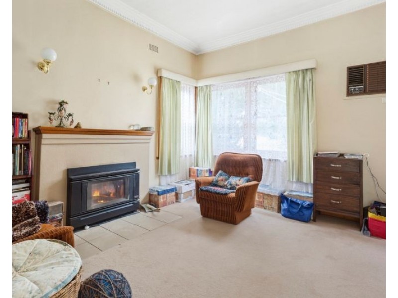3 Lansell Street, Kangaroo Flat VIC 3555