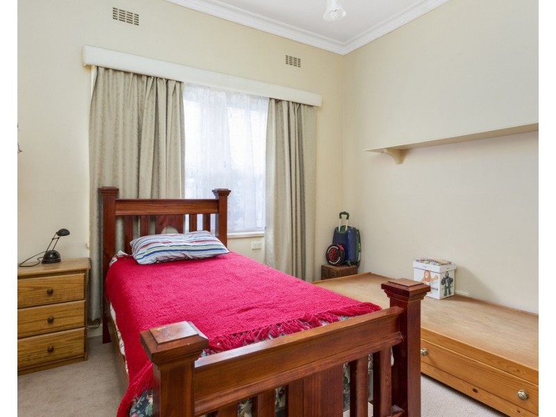 3 Lansell Street, Kangaroo Flat VIC 3555