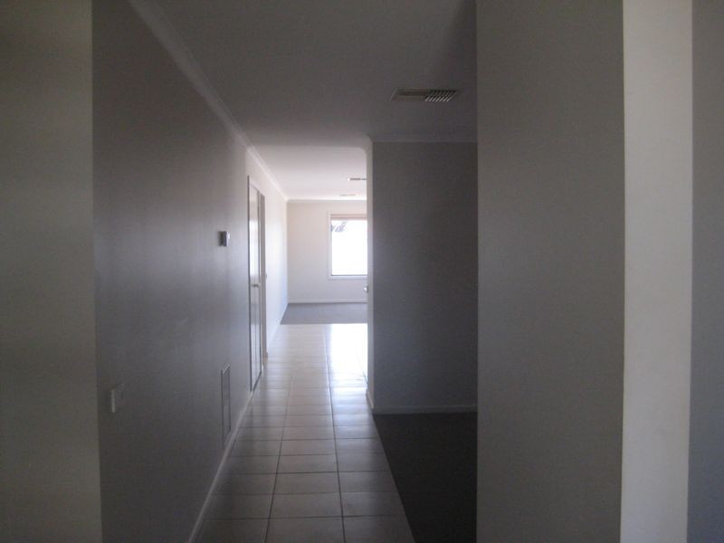 30 Klim Avenue, Kangaroo Flat VIC 3555