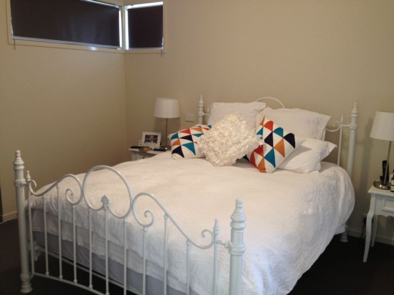 8 Barnett Drive, Kangaroo Flat VIC 3555