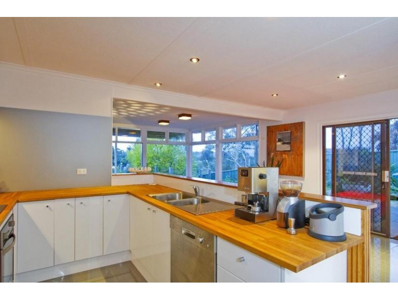 11 Shelley Street, Spring Gully VIC 3550