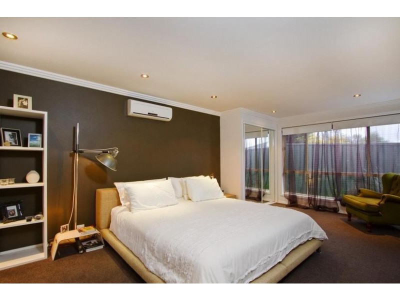 11 Shelley Street, Spring Gully VIC 3550