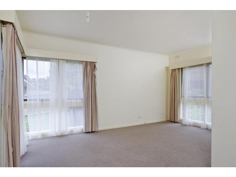 30 Friswell Avenue, Flora Hill VIC 3550