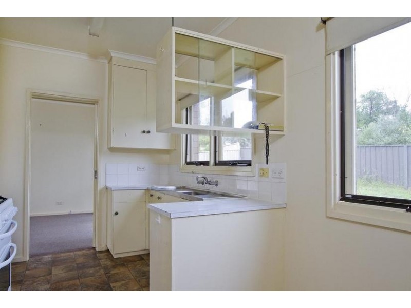 30 Friswell Avenue, Flora Hill VIC 3550