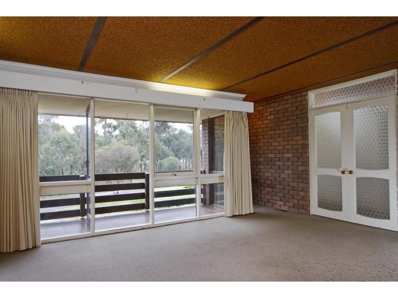 38 Friswell Avenue, Flora Hill VIC 3550