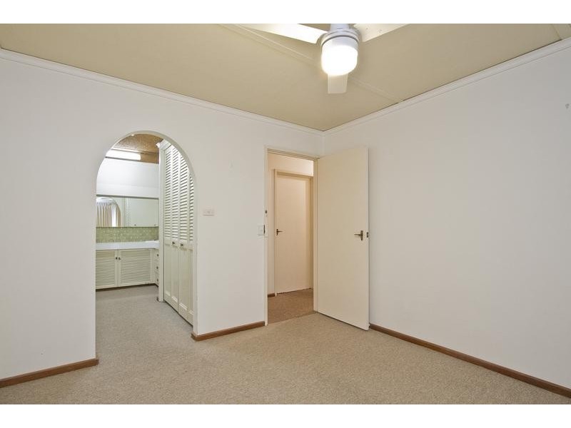 38 Friswell Avenue, Flora Hill VIC 3550