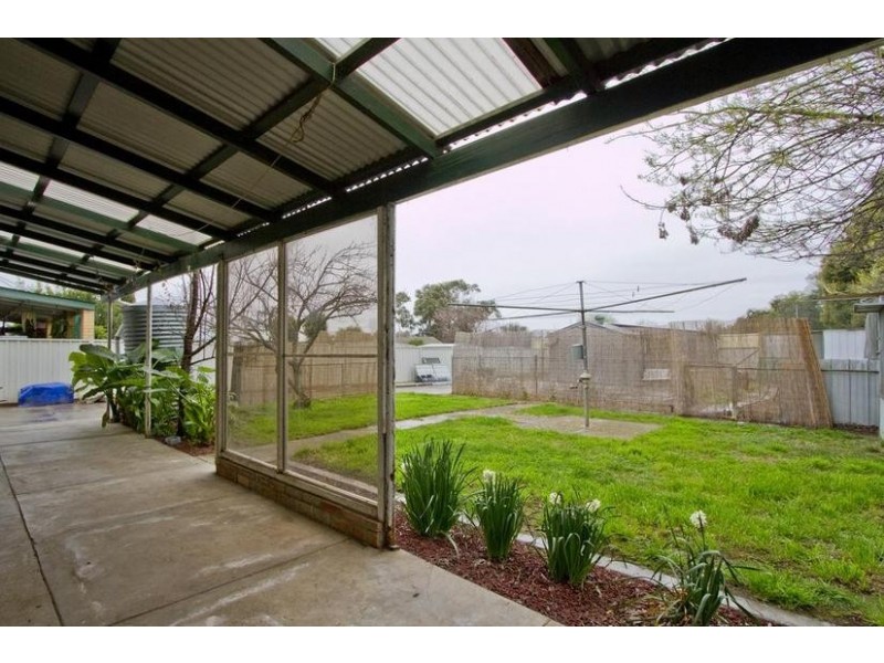 11 Helm Street, Kangaroo Flat VIC 3555