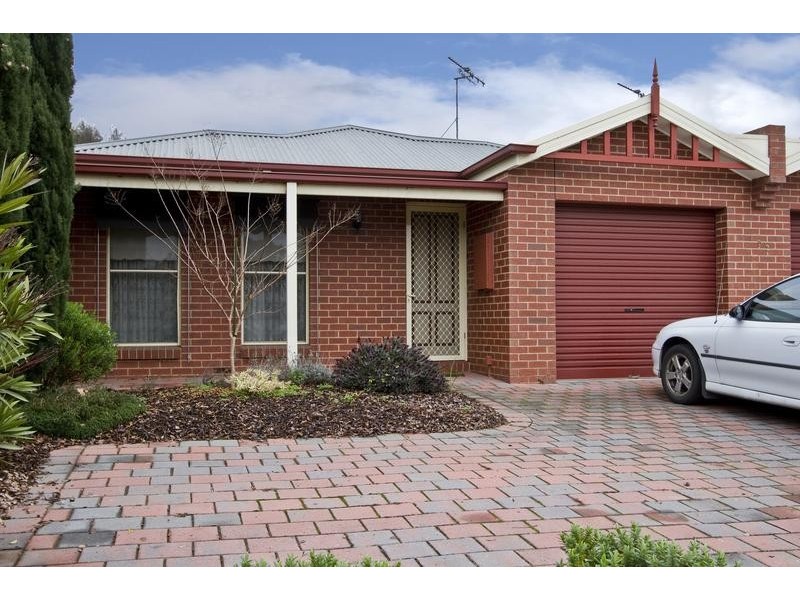 2/192 Mackenzie Street West, Golden Square VIC 3555