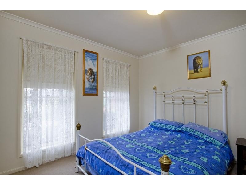 2/192 Mackenzie Street West, Golden Square VIC 3555