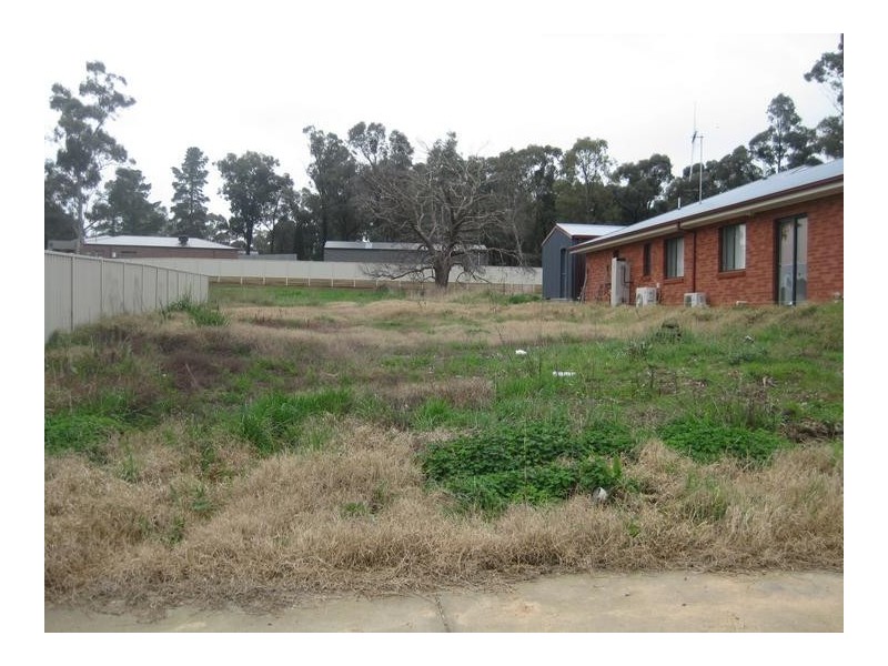 2 Arbor Place, White Hills VIC 3550