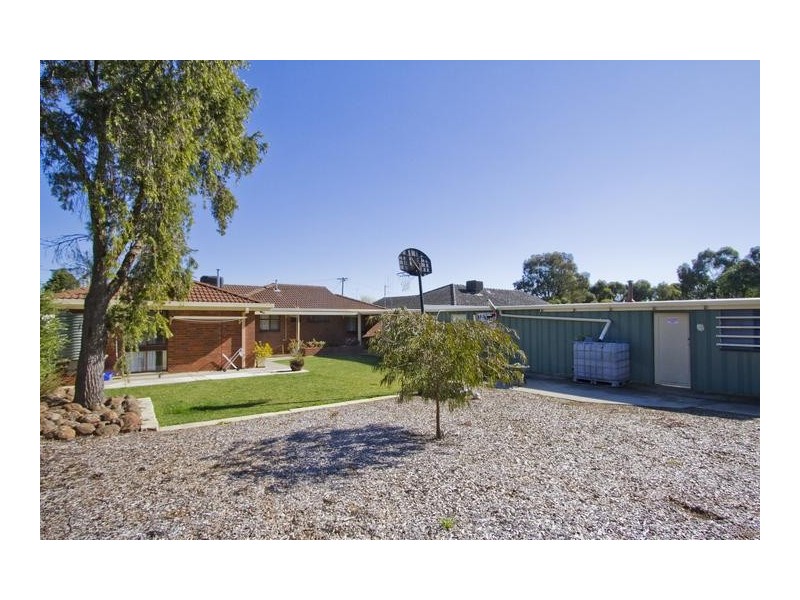 19 Osborn Avenue, Kangaroo Flat VIC 3555