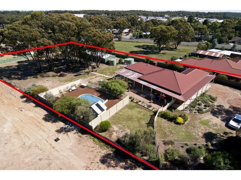 14 Muriel Street, Kangaroo Flat VIC 3555