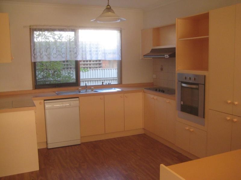 18 Sherwood Drive, Flora Hill VIC 3550