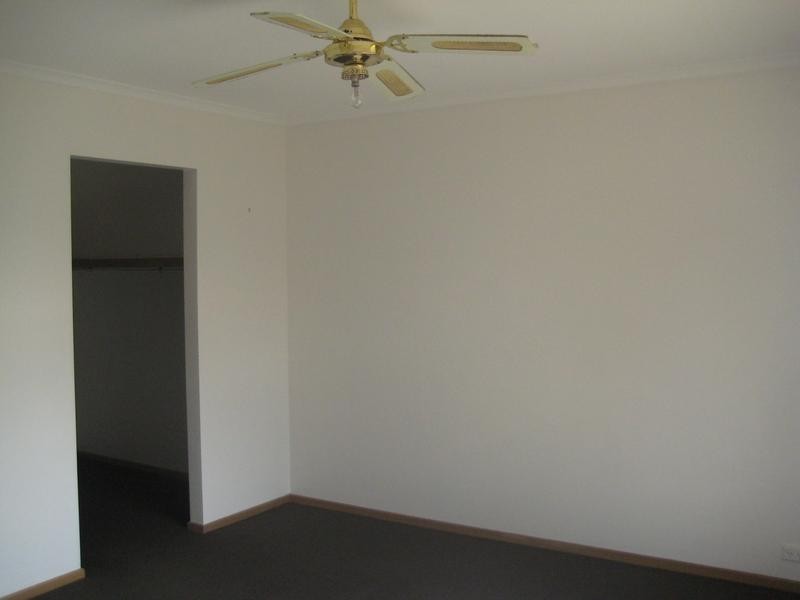 18 Sherwood Drive, Flora Hill VIC 3550