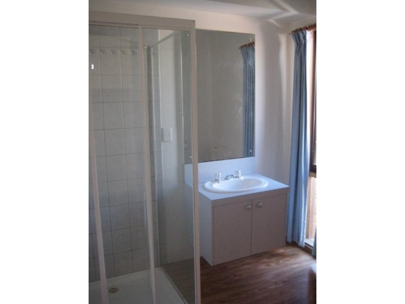 18 Sherwood Drive, Flora Hill VIC 3550