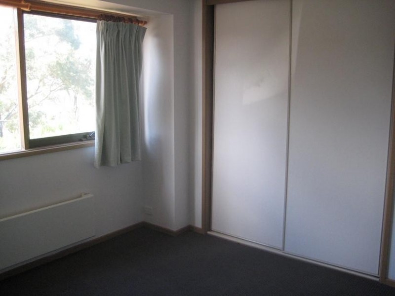 18 Sherwood Drive, Flora Hill VIC 3550