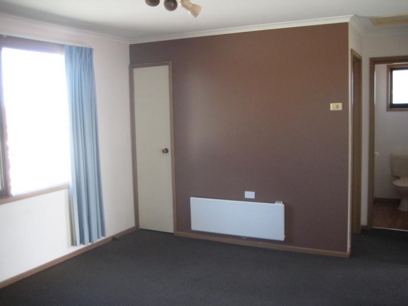 18 Sherwood Drive, Flora Hill VIC 3550