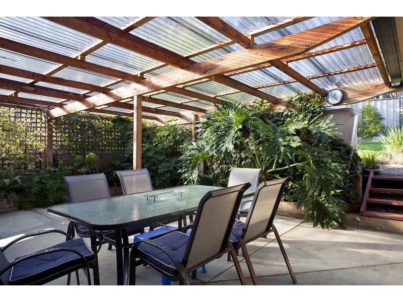 8 Seaton Grove, Golden Square VIC 3555