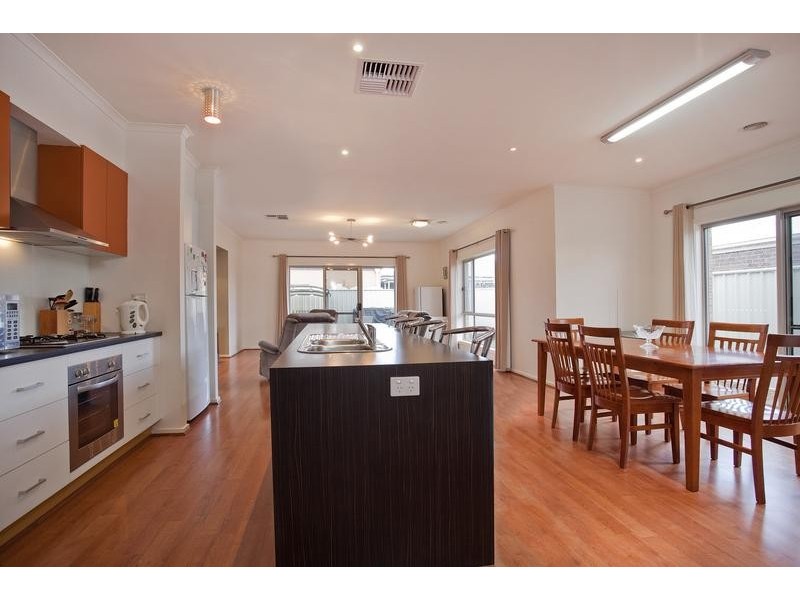 17 Greenview Circuit, Epsom VIC 3551