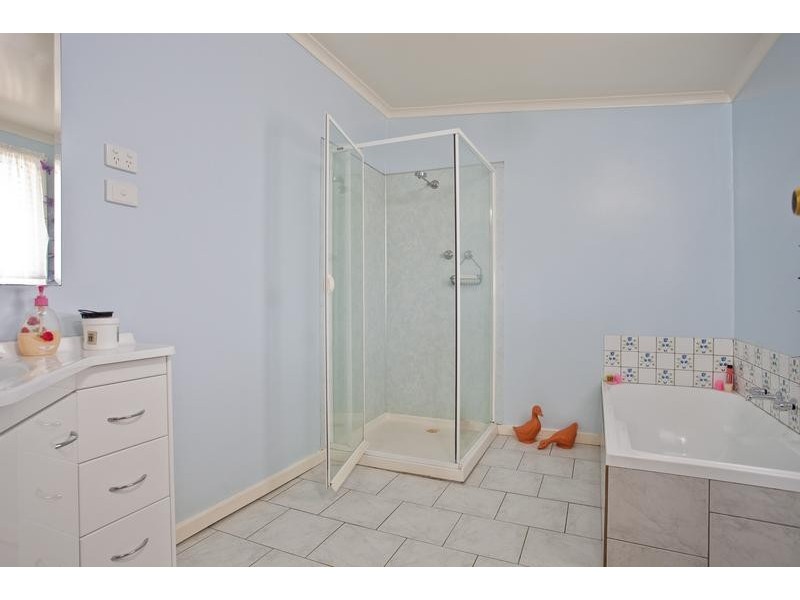 49 Cunneen Street, Long Gully VIC 3550