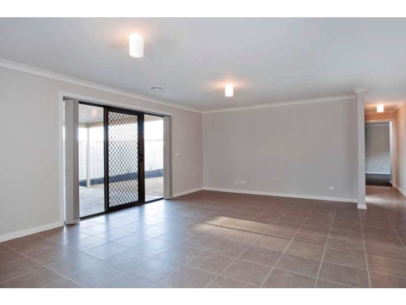 6 Miners Rest, Kangaroo Flat VIC 3555