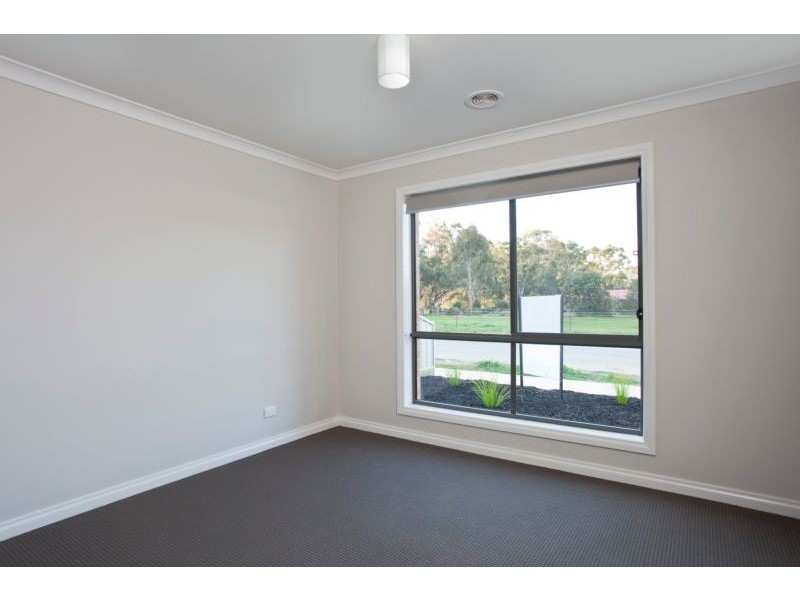 6 Miners Rest, Kangaroo Flat VIC 3555