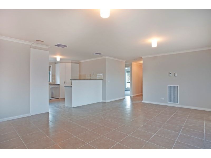 6 Miners Rest, Kangaroo Flat VIC 3555