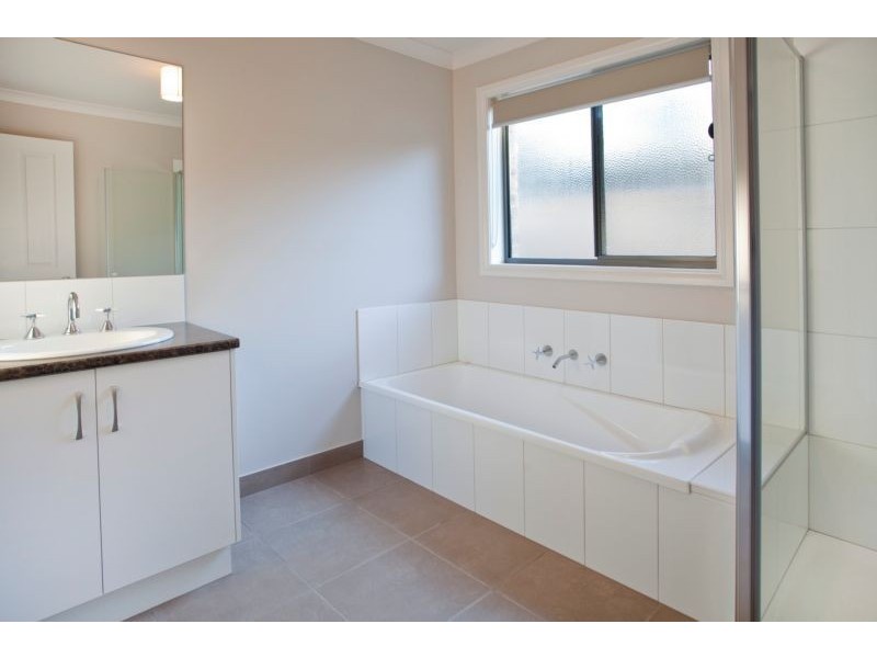 6 Miners Rest, Kangaroo Flat VIC 3555