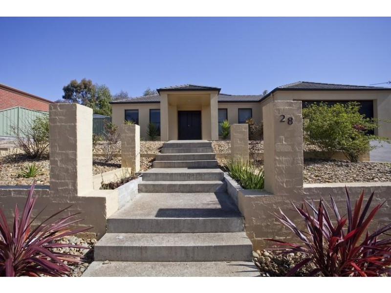 28 Keogh Drive, Spring Gully VIC 3550