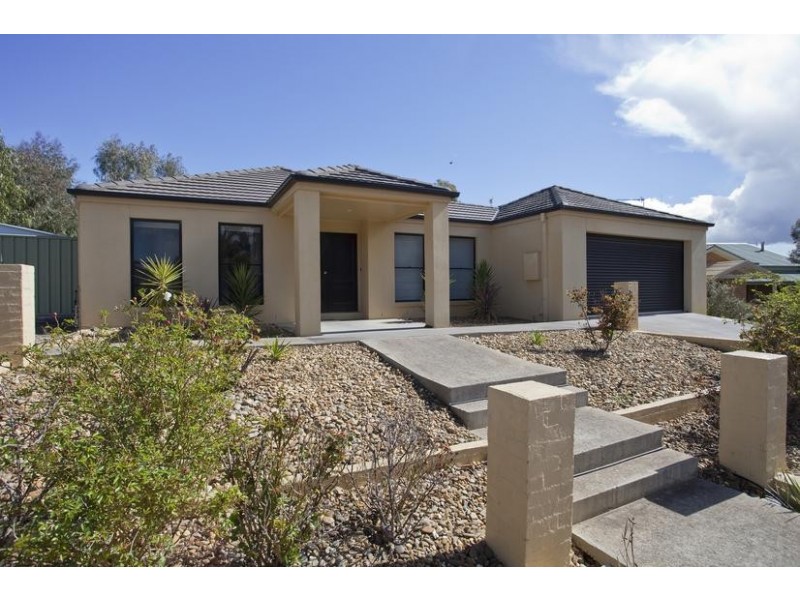 28 Keogh Drive, Spring Gully VIC 3550