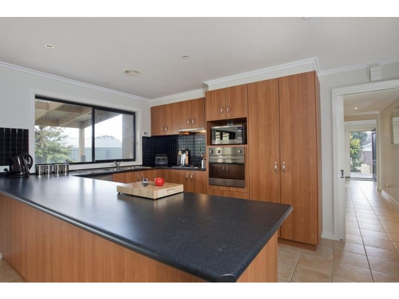 28 Keogh Drive, Spring Gully VIC 3550