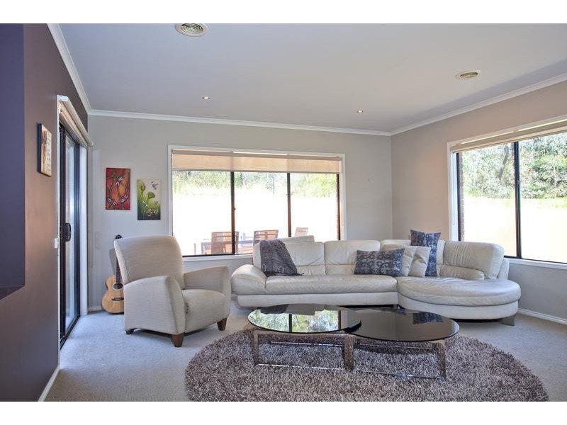 10 Federation Terrace, Kennington VIC 3550