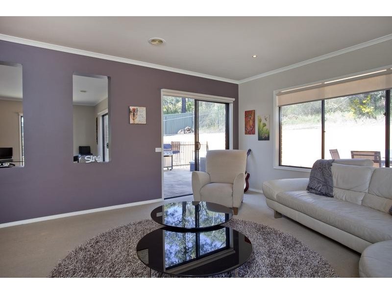 10 Federation Terrace, Kennington VIC 3550