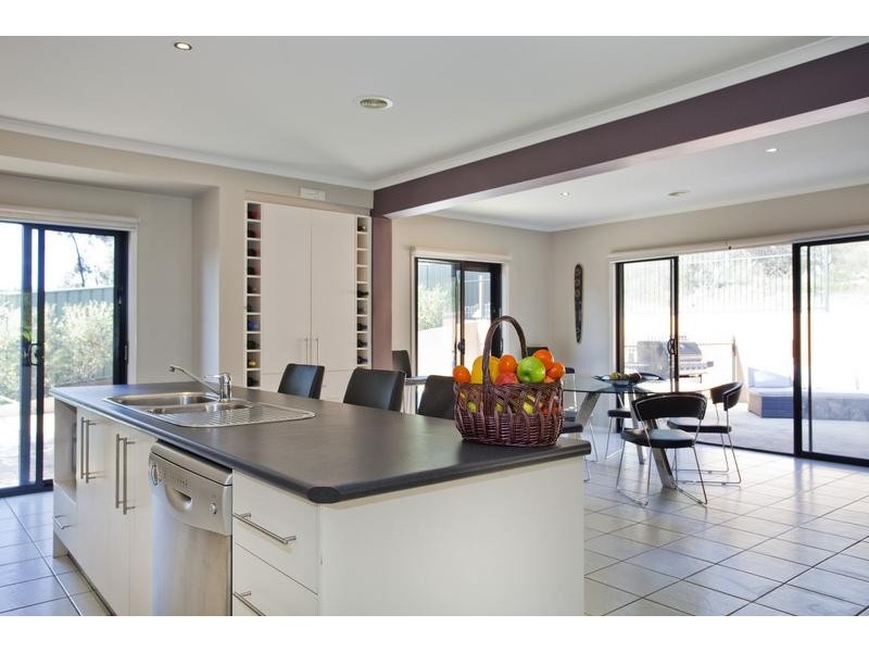 10 Federation Terrace, Kennington VIC 3550