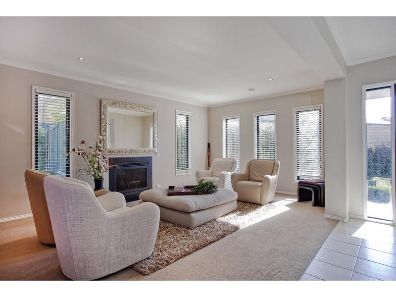 10 Federation Terrace, Kennington VIC 3550