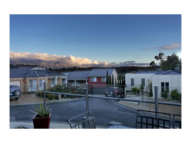 4 Oxford Terrace, Strathdale VIC 3550