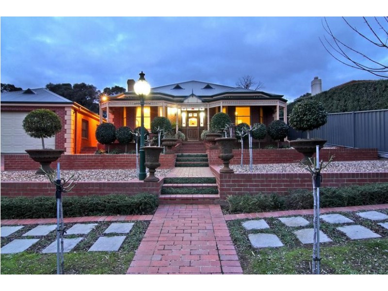 7 Adelle Court, Strathdale VIC 3550
