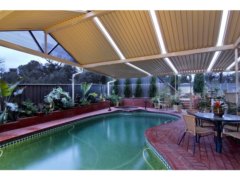 7 Adelle Court, Strathdale VIC 3550