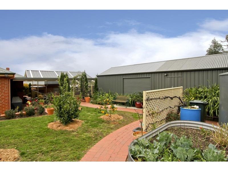 7 Adelle Court, Strathdale VIC 3550