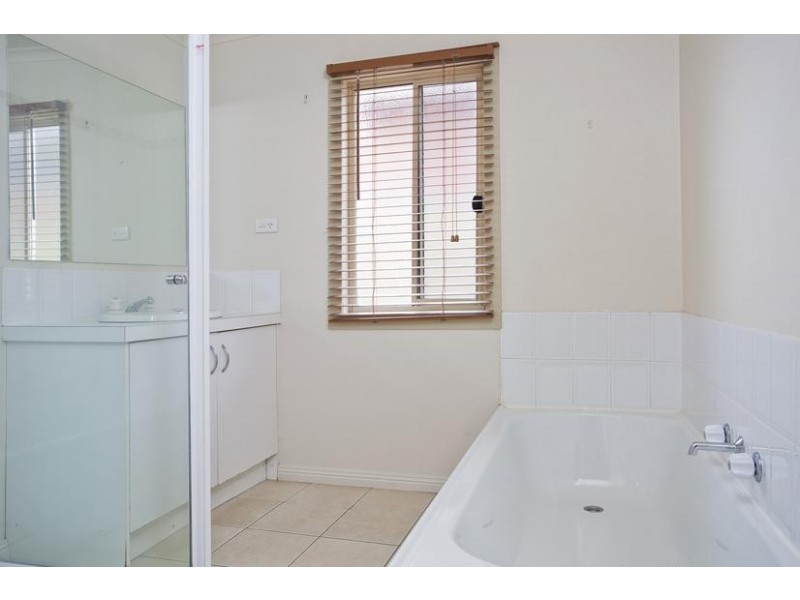 27 Condon Street, Kennington VIC 3550