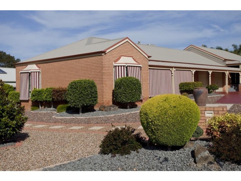 1/7 Paperbark Court, Strathdale VIC 3550