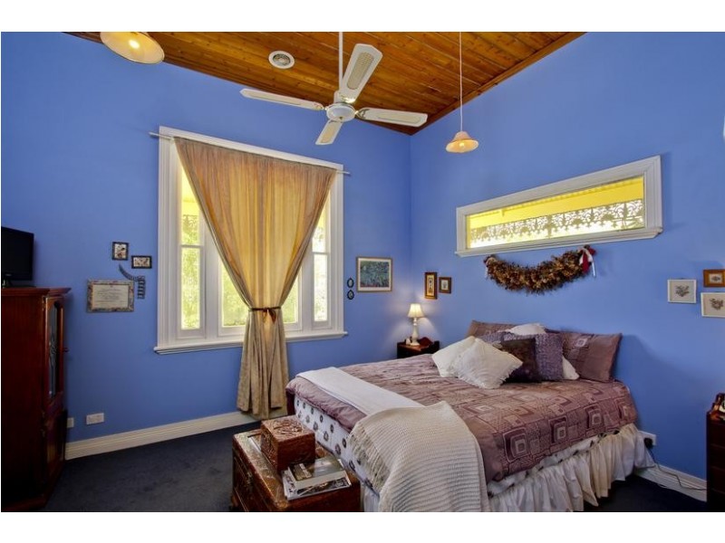 34 Peel Street, Quarry Hill VIC 3550